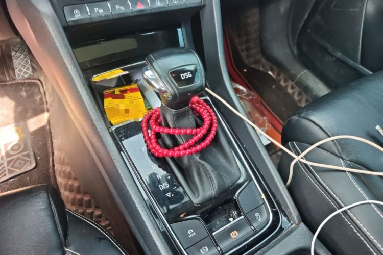 Used Skoda Kodiaq 2019 Facelifted TSI330 7-Seater Two-Wheel-Drive Luxury Enjoyment Edition China VI Standard Gear Lever