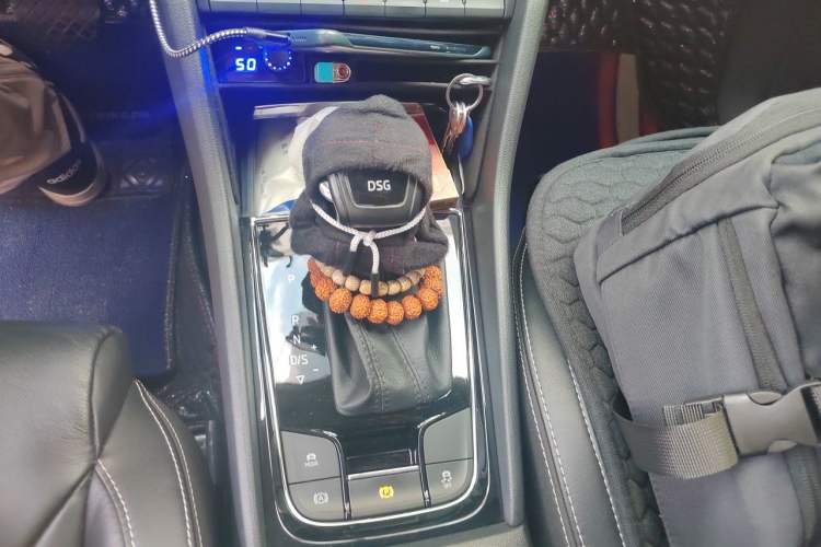 Used Skoda Kodiaq 2019 Facelifted TSI330 7-Seater Two-Wheel-Drive Luxury Enjoyment Edition China VI Standard Gear Lever