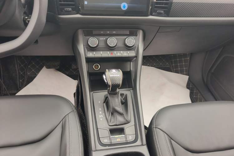 Used Skoda Kodiaq 2019 Restyled TSI330 5-Seater Two-Wheel Drive Standard Version China VI Gear Lever