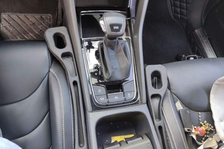 Used Skoda Kodiaq 2019 Facelifted TSI330 5-Seater Two-Wheel-Drive Luxury Enjoyment Edition China VI Standard Gear Lever