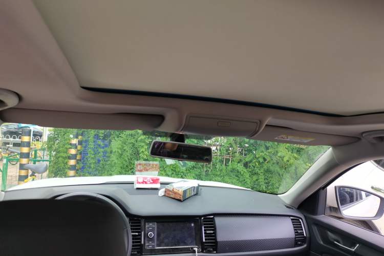 Used Skoda Kodiaq 2019 Restyled TSI330 5-Seater Two-Wheel Drive Standard Version China VI Headliner