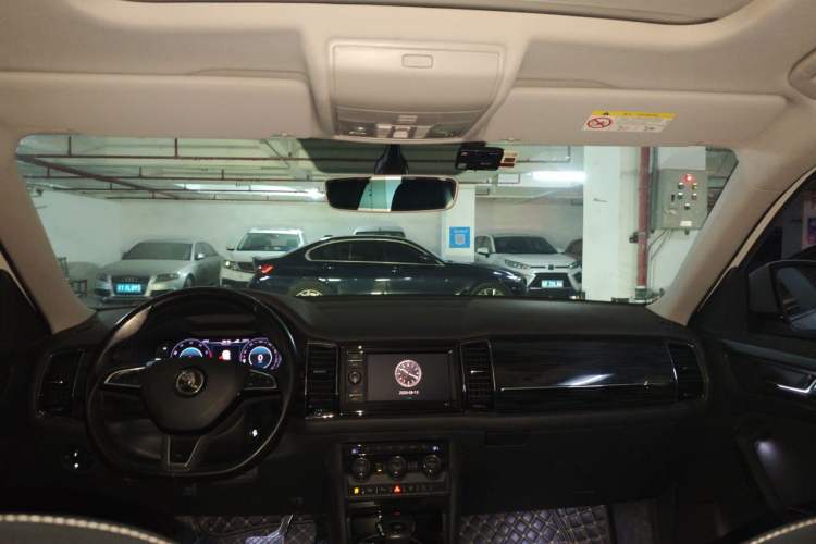 Used Skoda Kodiaq 2019 Facelifted TSI330 7-Seater Two-Wheel-Drive Luxury Enjoyment Edition China VI Standard Headliner