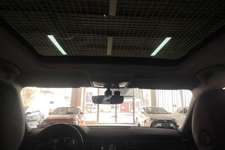 Used Skoda Kodiaq 2019 Facelifted TSI330 7-Seater Two-Wheel-Drive Luxury Enjoyment Edition China VI Standard Headliner