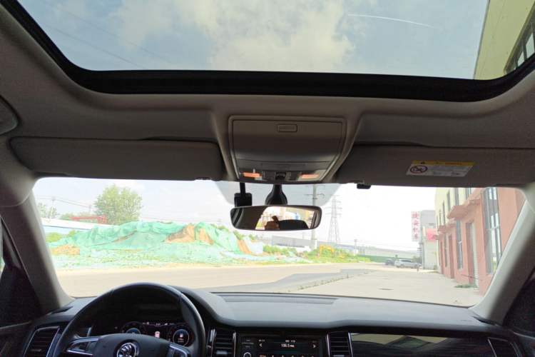 Used Skoda Kodiaq 2019 Facelifted TSI330 7-Seater Two-Wheel-Drive Luxury Enjoyment Edition China VI Standard Headliner