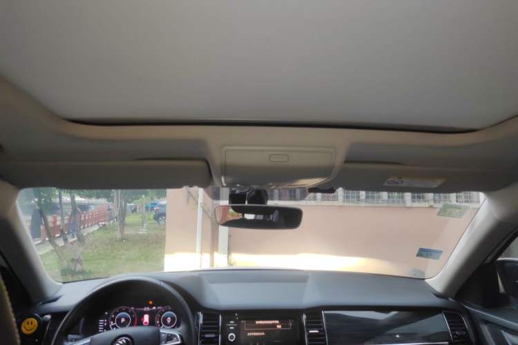 Used Skoda Kodiaq 2019 Facelifted TSI330 5-Seater Two-Wheel-Drive Luxury Enjoyment Edition China VI Standard Headliner