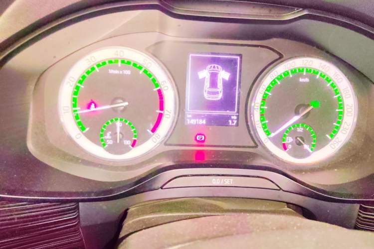 Used Skoda Kodiaq 2019 TSI330 5-Seat Two-Wheel Drive Luxury Enjoyment Edition China V Standard Instrument Cluster