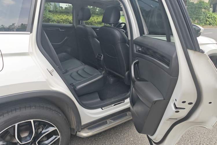 Used Skoda Kodiaq 2019 Facelifted TSI330 7-Seater Two-Wheel-Drive Luxury Enjoyment Edition China VI Standard Interior 2