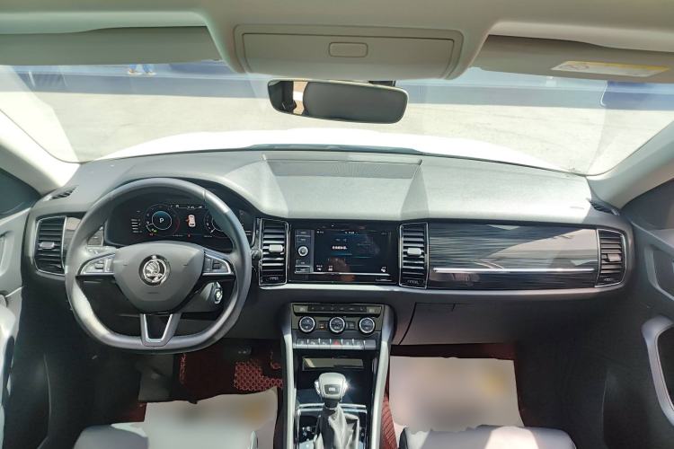 Used Skoda Kodiaq 2019 Facelifted TSI330 5-Seater Two-Wheel-Drive Luxury Enjoyment Edition China VI Standard Interior 2
