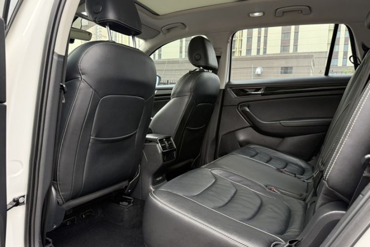 Used Skoda Kodiaq 2019 TSI380 7-Seater Four-Wheel-Drive Flagship Model China VI Standard Interior 2