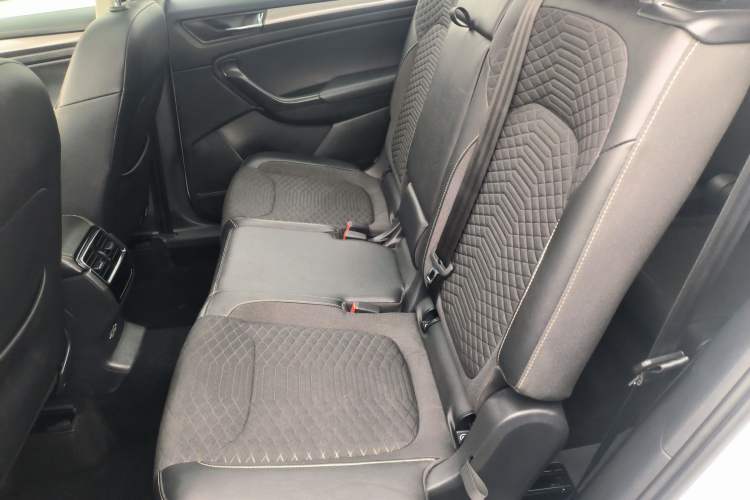 Used Skoda Kodiaq 2019 Restyled TSI330 7-Seater Two-Wheel Drive Comfort Edition China VI Standard Interior 4