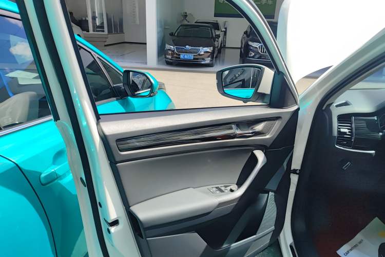 Used Skoda Kodiaq 2019 Facelifted TSI330 5-Seater Two-Wheel-Drive Luxury Enjoyment Edition China VI Standard Interior 7
