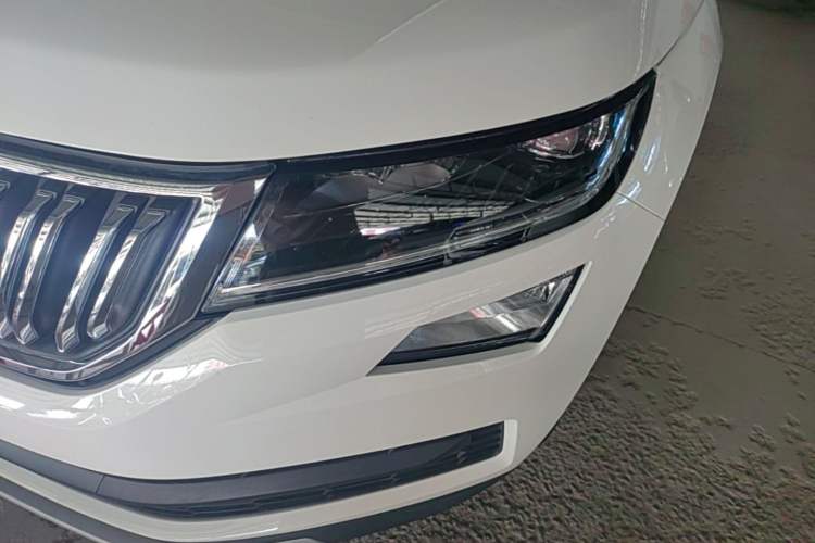 Used Skoda Kodiaq 2019 Facelifted TSI330 5-Seater Two-Wheel-Drive Luxury Enjoyment Edition China VI Standard Left Front Headlight