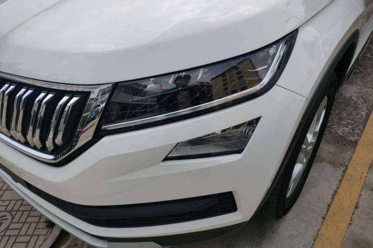 Used Skoda Kodiaq 2019 Facelifted TSI330 5-Seater Two-Wheel-Drive Luxury Enjoyment Edition China VI Standard Left Front Headlight