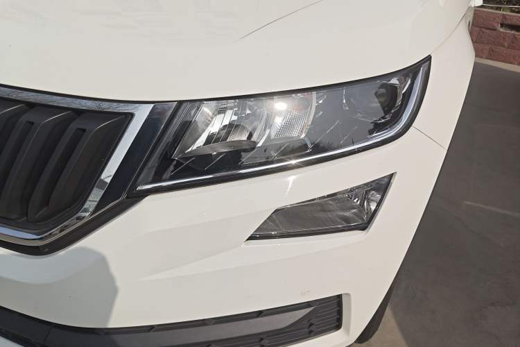 Used Skoda Kodiaq 2019 Restyled TSI330 5-Seater Two-Wheel Drive Standard Version China VI Left Front Headlight
