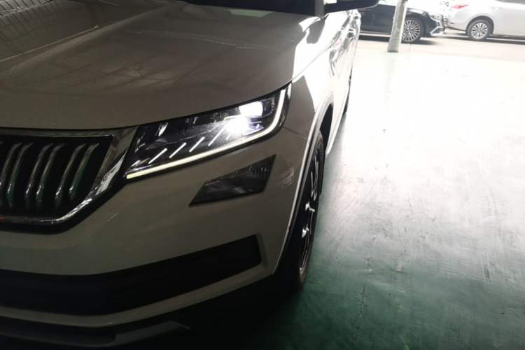 Used Skoda Kodiaq 2019 TSI330 7-Seater Two-Wheel-Drive Luxury Enjoyment Edition China VI Standard Left Front Headlight