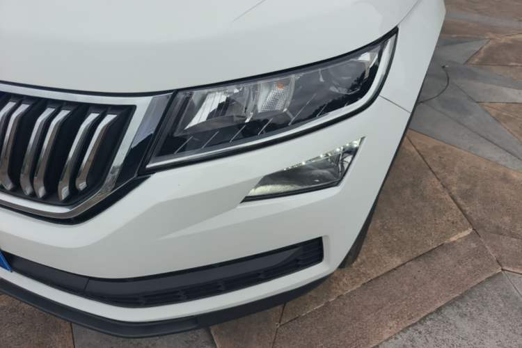 Used Skoda Kodiaq 2019 Restyled TSI330 5-Seater Two-Wheel Drive Standard Version China VI Left Front Headlight