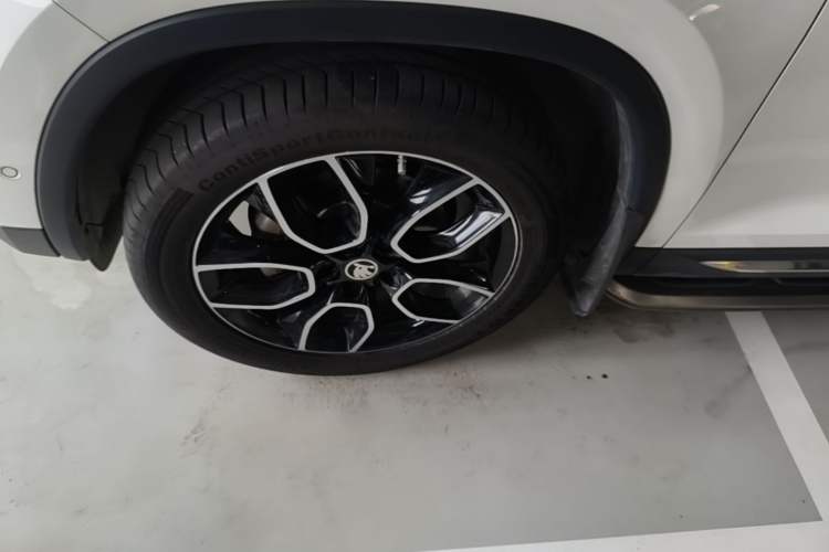 Used Skoda Kodiaq 2019 Facelifted TSI330 7-Seater Two-Wheel-Drive Luxury Enjoyment Edition China VI Standard Left Front Wheel Hub