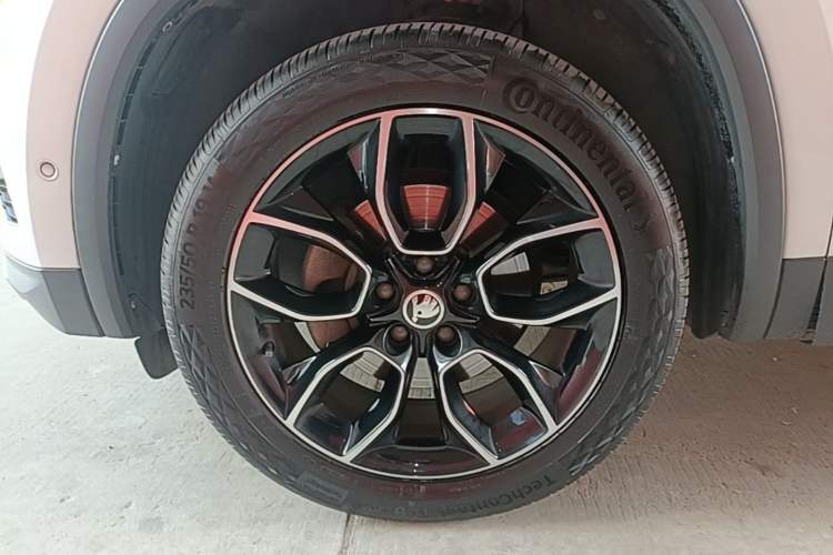 Used Skoda Kodiaq 2019 Facelifted TSI330 7-Seater Two-Wheel-Drive Luxury Enjoyment Edition China VI Standard Left Front Wheel Hub