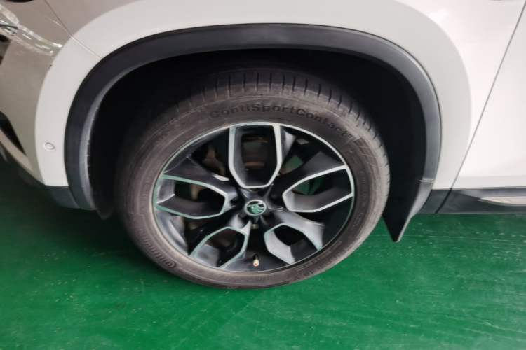 Used Skoda Kodiaq 2019 TSI330 7-Seater Two-Wheel-Drive Luxury Enjoyment Edition China VI Standard Left Front Wheel Hub