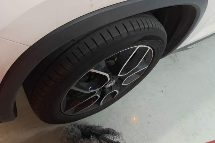 Used Skoda Kodiaq 2019 Facelifted TSI330 7-Seater Two-Wheel-Drive Luxury Enjoyment Edition China VI Standard Left Front Wheel Hub