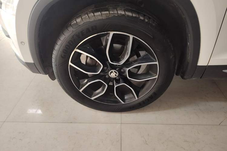 Used Skoda Kodiaq 2019 Facelifted TSI330 7-Seater Two-Wheel-Drive Luxury Enjoyment Edition China VI Standard Left Front Wheel Hub