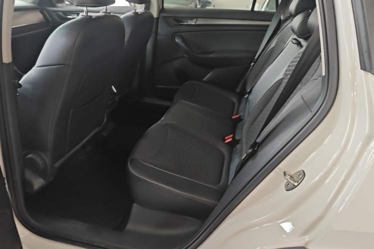 Used Skoda Kodiaq 2019 Restyled TSI330 5-Seater Two-Wheel Drive Comfort Version China VI Standard Left Rear Seat