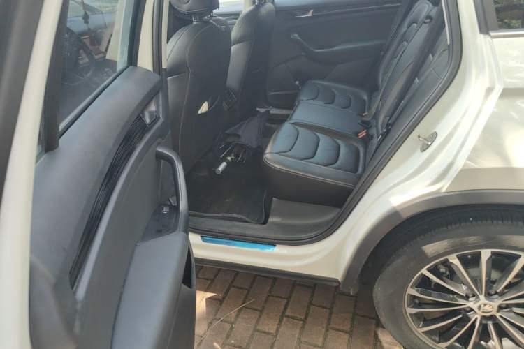 Used Skoda Kodiaq 2019 Facelifted TSI330 5-Seater Two-Wheel-Drive Luxury Enjoyment Edition China V Emission Standard Left Rear Seat