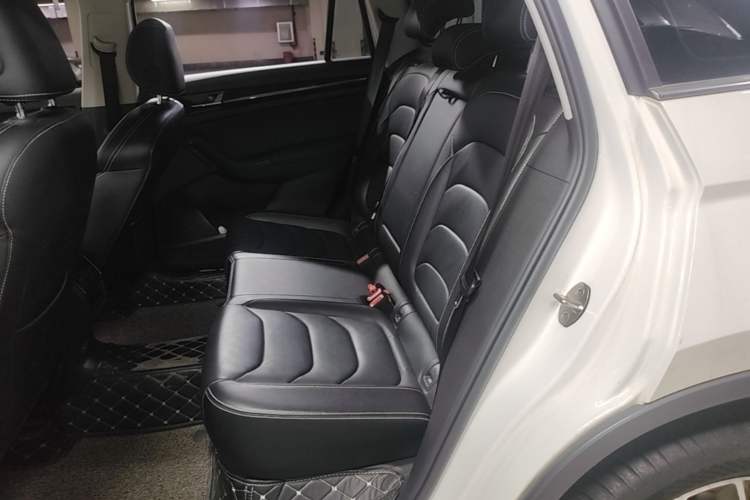 Used Skoda Kodiaq 2019 Facelifted TSI330 5-Seater Two-Wheel-Drive Luxury Enjoyment Edition China VI Standard Left Rear Seat