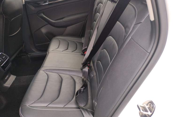 Used Skoda Kodiaq 2019 Facelifted TSI330 5-Seater Two-Wheel-Drive Luxury Enjoyment Edition China VI Standard Left Rear Seat