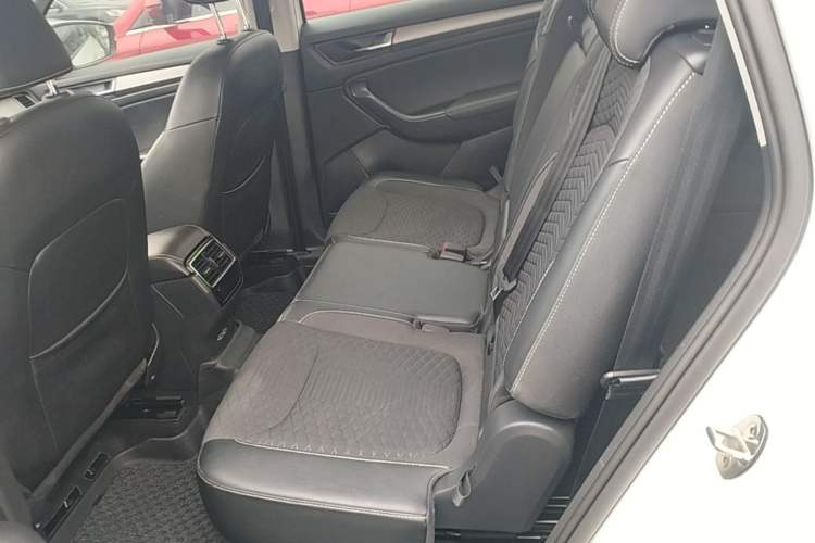 Used Skoda Kodiaq 2019 Restyled TSI330 7-Seater Two-Wheel Drive Comfort Edition China VI Standard Left Rear Seat