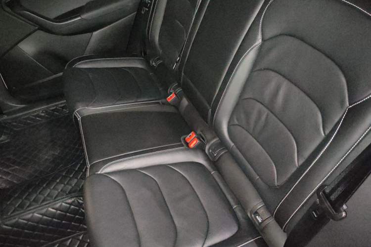 Used Skoda Kodiaq 2019 Facelifted TSI330 5-Seater Two-Wheel-Drive Luxury Enjoyment Edition China VI Standard Left Rear Seat