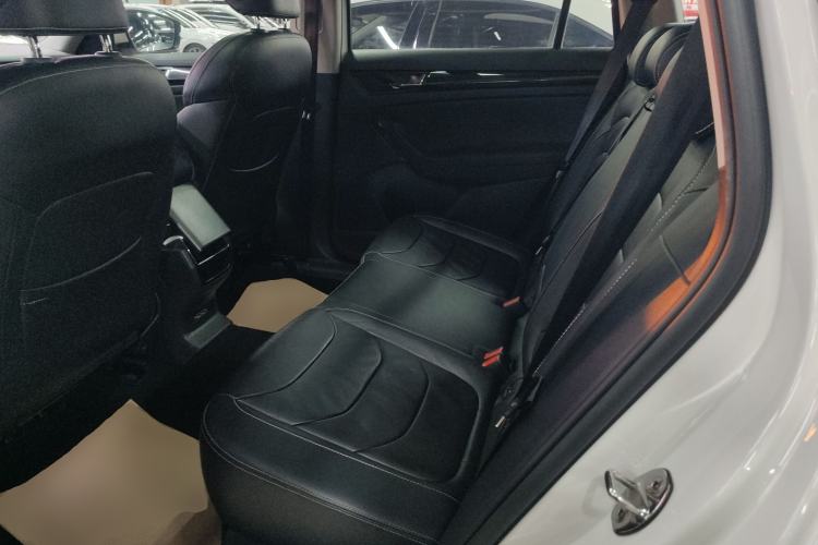 Used Skoda Kodiaq 2019 Facelifted TSI330 5-Seater Two-Wheel-Drive Luxury Enjoyment Edition China VI Standard Left Rear Seat