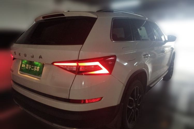 Used Skoda Kodiaq 2019 Facelifted TSI330 7-Seater Two-Wheel-Drive Deluxe Enjoyment Version China V Emission Standard Rear Right 45 Deg
