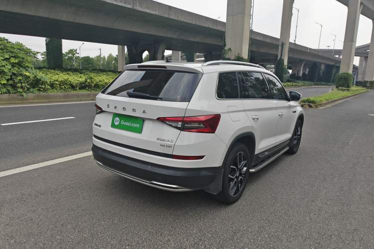 Used Skoda Kodiaq 2019 Facelifted TSI330 7-Seater Two-Wheel-Drive Luxury Enjoyment Edition China VI Standard Rear Right 45 Deg