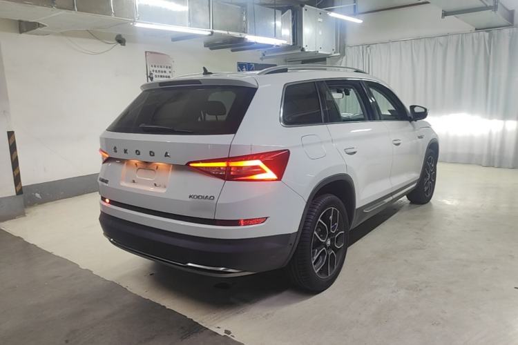 Used Skoda Kodiaq 2019 Facelifted TSI330 5-Seater Two-Wheel-Drive Luxury Enjoyment Edition China VI Standard Rear Right 45 Deg