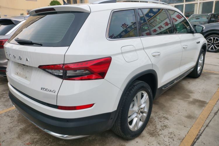 Used Skoda Kodiaq 2019 Facelifted TSI330 5-Seater Two-Wheel-Drive Luxury Enjoyment Edition China VI Standard Rear Right 45 Deg