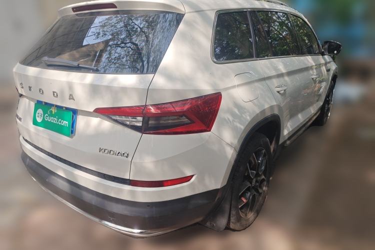 Used Skoda Kodiaq 2019 Facelifted TSI330 7-Seater Two-Wheel-Drive Luxury Enjoyment Edition China VI Standard Rear Right 45 Deg