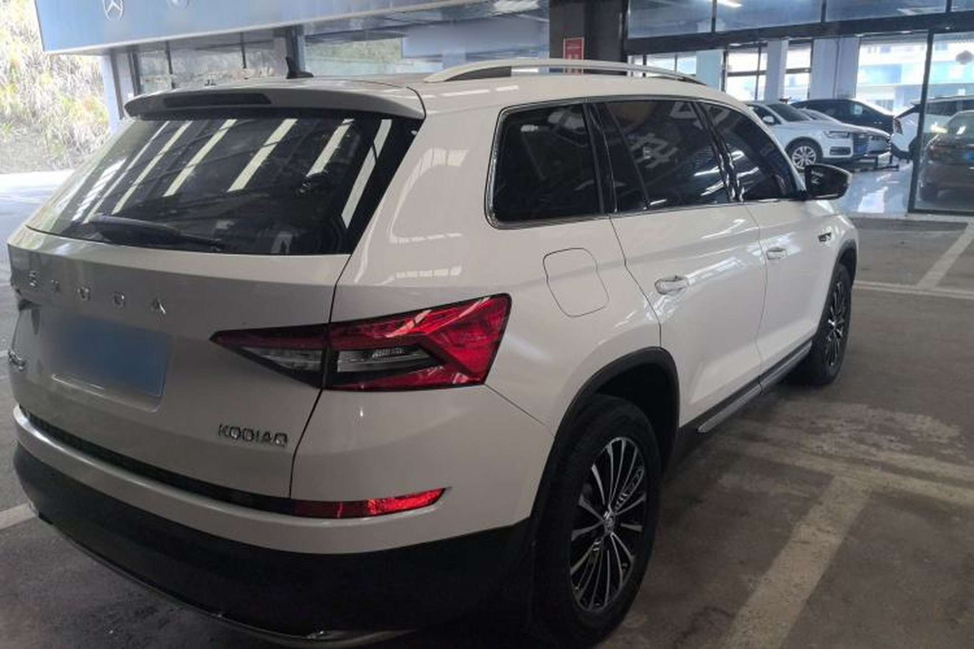 Used Skoda Kodiaq 2019 Facelifted TSI330 5-Seater Two-Wheel-Drive Luxury Enjoyment Edition China V Emission Standard Rear Right 45 Deg