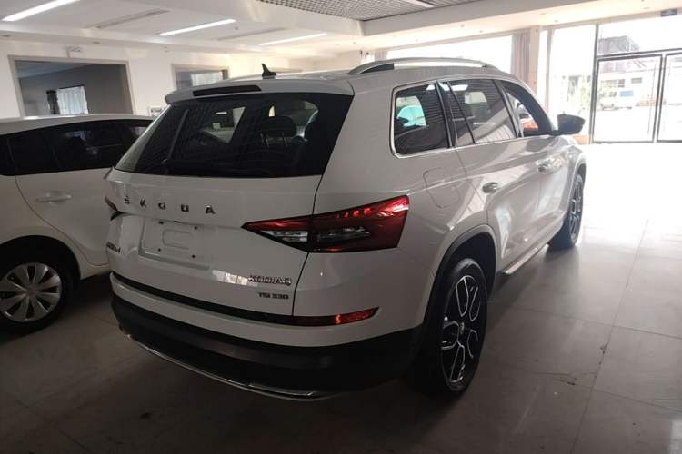 Used Skoda Kodiaq 2019 Facelifted TSI330 7-Seater Two-Wheel-Drive Luxury Enjoyment Edition China VI Standard Rear Right 45 Deg