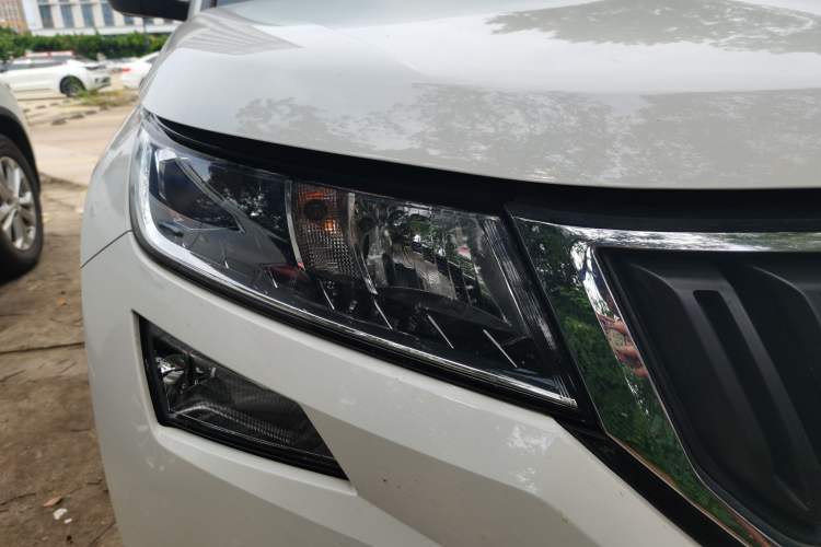 Used Skoda Kodiaq 2019 Restyled TSI330 5-Seater Two-Wheel Drive Standard Version China VI Right Front Headlight