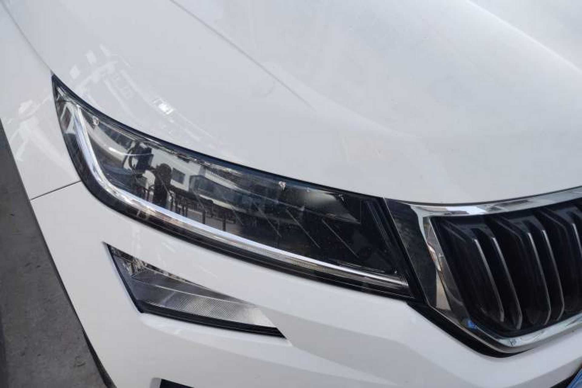 Used Skoda Kodiaq 2019 Facelifted TSI380 7-Seater All-Wheel-Drive Flagship Version China VI Standard Right Front Headlight