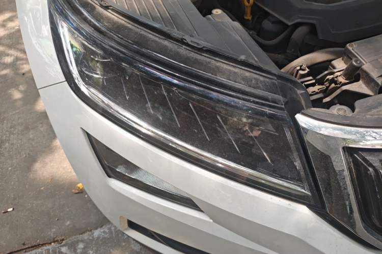 Used Skoda Kodiaq 2019 Facelifted TSI330 5-Seater Two-Wheel-Drive Luxury Enjoyment Edition China VI Standard Right Front Headlight