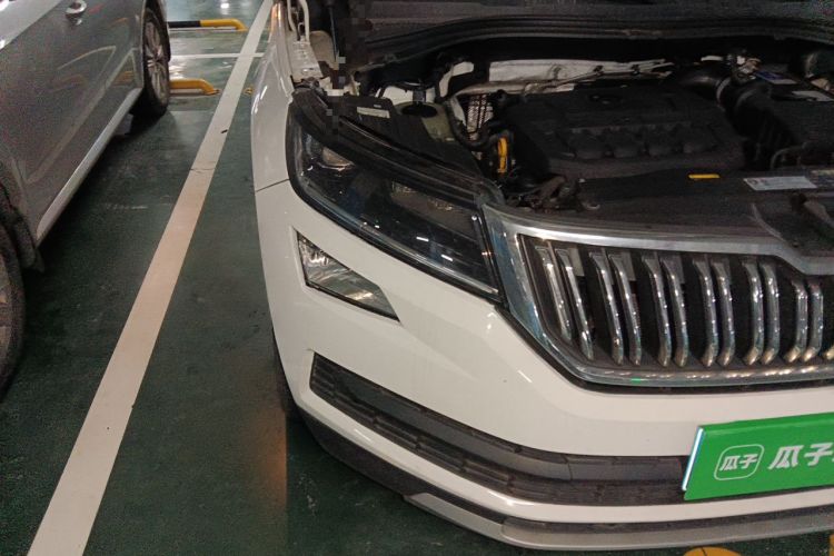 Used Skoda Kodiaq 2019 Facelifted TSI330 5-Seater Two-Wheel-Drive Luxury Enjoyment Edition China VI Standard Right Front Headlight