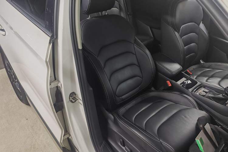 Used Skoda Kodiaq 2019 Facelifted TSI330 5-Seater Two-Wheel-Drive Luxury Enjoyment Edition China VI Standard Right Front Seat