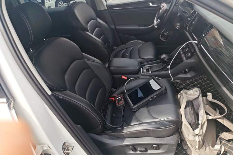Used Skoda Kodiaq 2019 Facelifted TSI330 7-Seater Two-Wheel-Drive Luxury Enjoyment Edition China VI Standard Right Front Seat