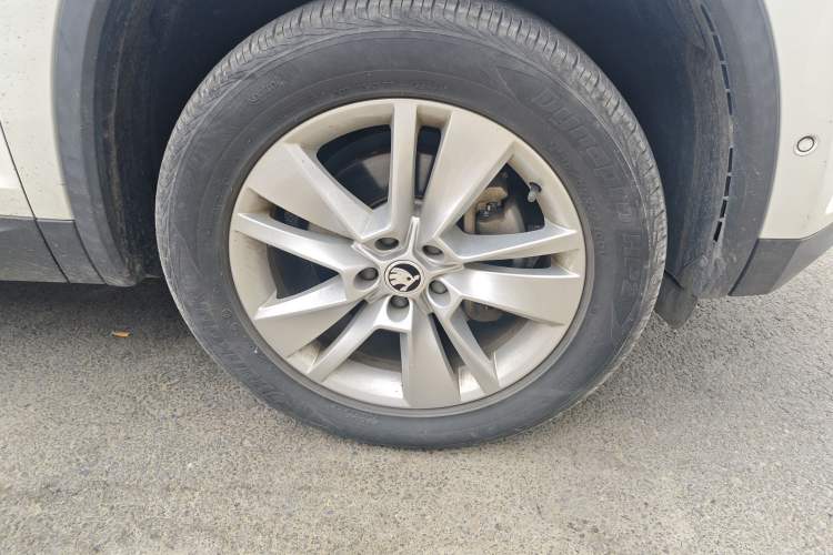 Used Skoda Kodiaq 2019 Facelifted TSI330 5-Seater Two-Wheel-Drive Luxury Enjoyment Edition China VI Standard Right Front Wheel Hub