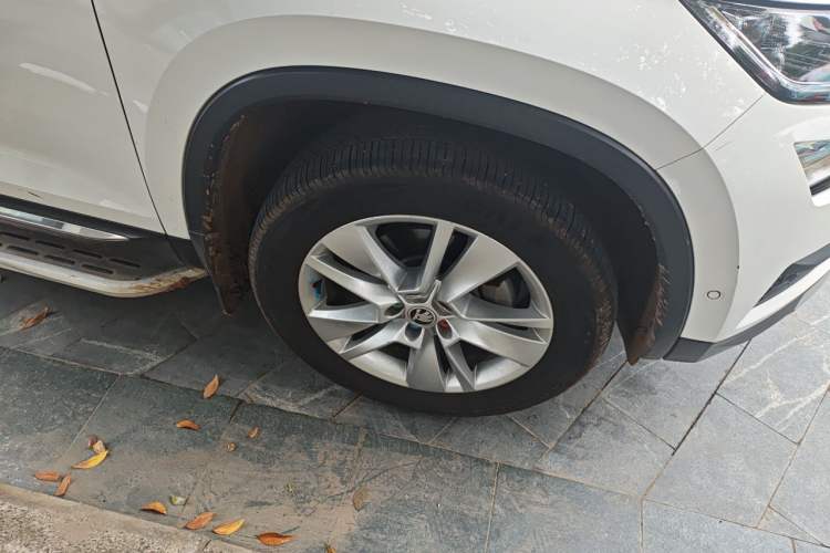 Used Skoda Kodiaq 2019 Facelifted TSI330 5-Seater Two-Wheel-Drive Luxury Enjoyment Edition China VI Standard Right Front Wheel Hub