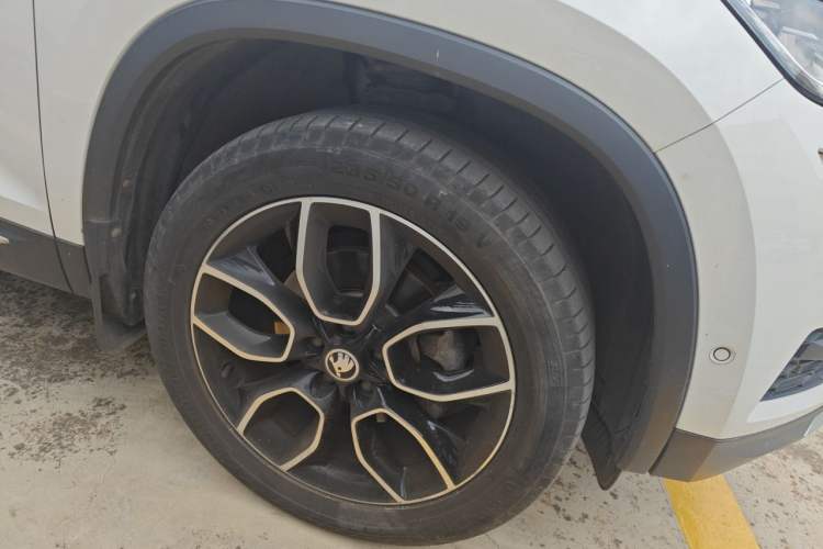 Used Skoda Kodiaq 2019 Facelifted TSI330 5-Seater Two-Wheel-Drive Luxury Enjoyment Edition China VI Standard Right Front Wheel Hub