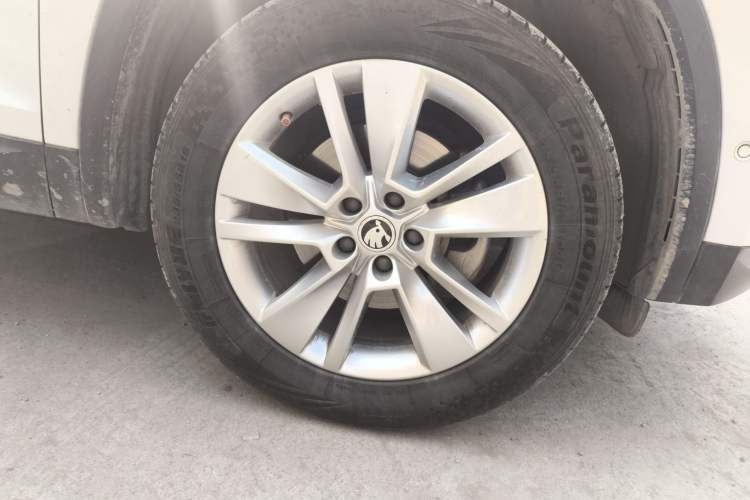 Used Skoda Kodiaq 2019 Facelifted TSI380 7-Seater All-Wheel-Drive Luxury Enjoyment Edition China VI Standard Right Front Wheel Hub