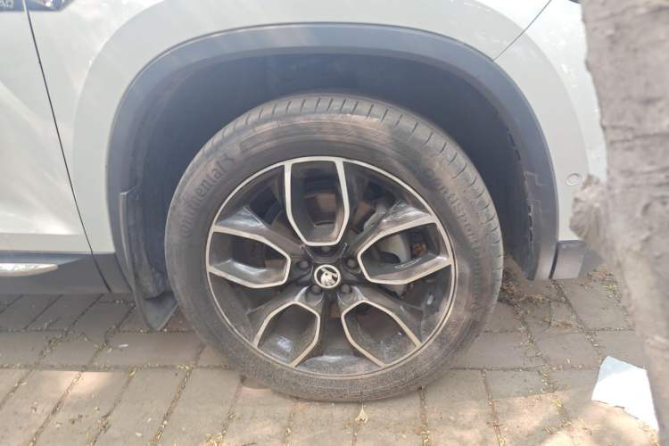Used Skoda Kodiaq 2019 Facelifted TSI330 7-Seater Two-Wheel-Drive Luxury Enjoyment Edition China VI Standard Right Front Wheel Hub